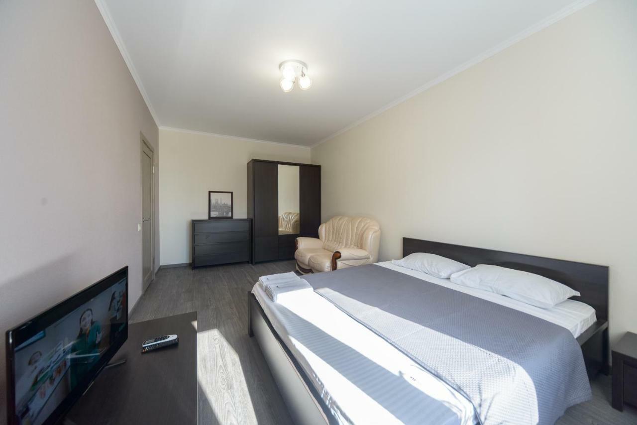 Osokorki Appartement Kiev Buitenkant foto